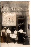 Devanture Magasin De Modes. Maison Eyman. Carte Photo Animée Non Située - Shops