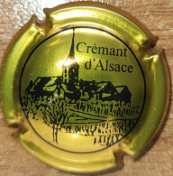 Capsule Crémant Alsace De VIGNERONS Série Clocher, 't' Au Dessus Du 'c', Or Foncé & Noir Nr 53 - Spumanti