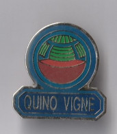 PIN'S THEME BOISSON  QUINO  VIGNE - Dranken