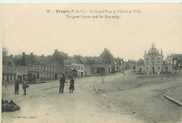 62 FRUGES - LA GRANDE PLACE ET L'HOTEL DE VILLE - Fruges