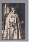 CPA - Carte Photo Une Femme En Costume Tenu Royale Couronne Reine Bible Sainte Vierge  - Vrouwen