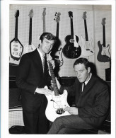 C5995/ Gitarren-Geschäft London Original Pressefoto Foto 24 X 19 Cm Ca.1968 - Andere & Zonder Classificatie