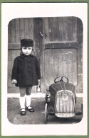 CARTE PHOTO -  PETITE FILLE ET VOITURE A PÉDALE - JOUET - Jeux Et Jouets