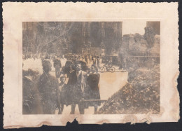 Numerose Persone In Una Piazza Da Identificare - 1940 Fotografia - Photo  - Places