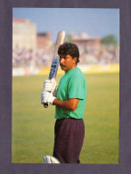 Salim Malik (Pakistani Cricketer) Vintage Pakistani  PostCard (Royal) (THICK PAPER) - Críquet