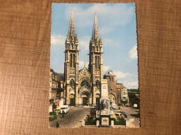 LA FERTE MACE Place Général Leclerc L'église Et Le Monument De La Victoire - La Ferte Mace