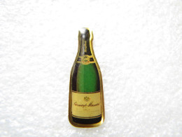 PIN'S   BOISSON  CHAMPAGNE  BERNARD  MASSARD - Getränke