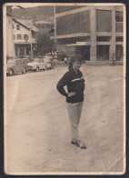 Donna In Strada Con Auto Parcheggiate 1950 Fotografia Vintage - Places