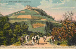 Animaux - Vaches - Auvergne - Environs De La Bourboule - La Roche Vendeix - Colorisée - CPA - Etat Pli Visible - Voir Sc - Cows