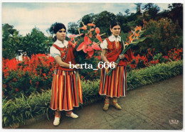 Portugal * Madeira * Funchal * Women InTypycal Costumes With Bouquets * Anthuriums And Strelitzia - Madeira