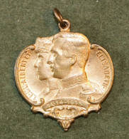 Médaille Belge Roi De L'honneur Reine De Charité  Guerre 14-18  - Belgian Medal WWI Médaillette Journée - België