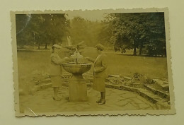 Poland-Two Women In The Garden Of Bad Reinerz (Duszniki-Zdrój)-1943. - Orte