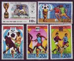 Asie - Corée Du Nord - Football - 5 Timbres Différents  - 7048 - Corea Del Norte