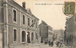 Le Houlme * Rue Et La Gendarmerie Nationale * Villageois - Andere & Zonder Classificatie