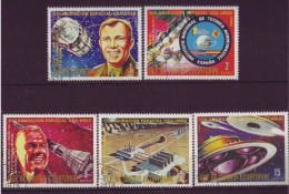 Afrique - Guinée Equatoriale - Colaboracion Espacial - USA-URSS - 5 Timbres Différents  - 7056 - Äquatorial-Guinea