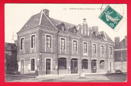 F-76-Yerville-03P83  L'hôtel De Ville, Petite Animation, Cpa BE - Yerville