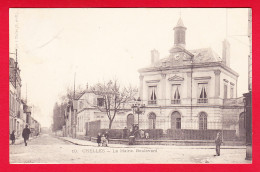 F-77-Chelles-02P83  La Mairie, Boulevard, Petite Animation, Cpa BE - Chelles