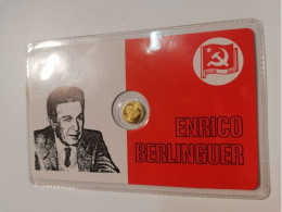 Enrico Berlinguer Partito Comunista Medaglietta In Blister Metallo Non Identificato Partito Politico E Le Elezioni - Altri & Non Classificati