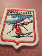 Ecusson Tissu Ancien/ Sport /Andorre / Pas De La Casa/Station De Ski/Pyrénées /Vers 1960-70       ET638 - Escudos En Tela