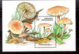 Granada Y Granadinas Hoja Bloque Nº Yvert 298 ** - Mushrooms