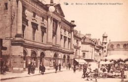 BRIVE  L Hotel De Ville Et La Grand Place 17(scan Recto-verso) MA1382 - Brive La Gaillarde