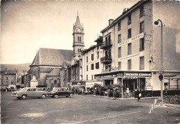 15-AURILLAC- EGLISE NOTRE-DAME DES NEIGES ET LES HÔTEL - Aurillac