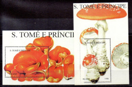 Sao Tome Y Príncipe Hojas Bloque Nº Michel 379/80** - Mushrooms