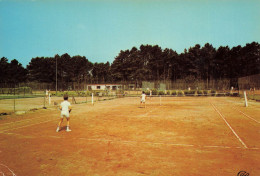 Jullouville Les Pins * Les Courts De Tennis * Sport - Autres & Non Classés