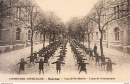 D51 EPERNAY INSTITUTION NOTRE DAME Cour De Récréation Leçon De Gymnastique  ... PEU COURANTE - Epernay