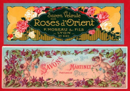 Lot De 2 étiquettes De Savon. Savon Aux Roses D'Orient Et Savon Aux Violettes Des Bois. Parfumeurs : Martinet Et Moreau. - Labels