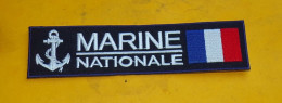 TISSU PATCH : MARINE NATIONALE FRANCAISE , LONGUEUR 14 CM LARGEUR 3,5 CM, BON ETAT VOIR PHOTO . POUR TOUT RENSEIGNEMENT - Patches