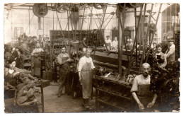 Intérieur D'atelier De Fabrication De Chaussures . Carte Photo Animée Non Située - Industrie