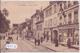 TROYES- LA RUE THIERS- LE MARCHAND DE CARTES POSTALES THIBAULT - Troyes