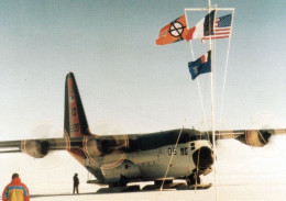 1 AK Antarctica / Antarktis * Hercules C-130 - Prepairing For Flight From Williams Ice Field To Dome C * - Altri & Non Classificati