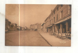 Saint Maixent, L'Hotel De L'Ecu De France Et Le Café Des Colonnes - Saint Maixent L'Ecole