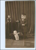 Y24263/ Mädchen Kind Mit Stofftier Und Puppe Foto AK  Ca.1935 - Spielzeug & Spiele