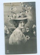 Y8543/ Fröhliche Pfingsten Frau Mit Hut 1912 Foto AK - Pentecostés