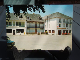 Cp Années 1980 ARETTE La Place Et L'Eglise - L'Hôtel Restaurant SALIES. Simca 1100 Avec Anti-brouillards ! - Otros & Sin Clasificación