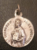 Rare Pendentif Médaille Religieuse Argenté Milieu XXe "Saint Israël & Saint Théobald Du Dorat" Religious Medal - Religione & Esoterismo