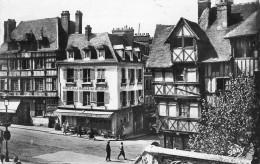 Lisieux Place De La Halle Au Beurre - Lisieux