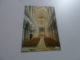 Bayeux - La Nef De La Cathédrale Notre-Dame - 2727 - Editions Normandes Le Goubey - - Chiese E Cattedrali