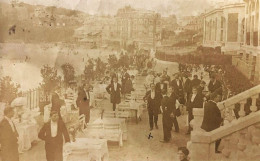 Dinard * Carte Photo 1906 * Terrasse Restaurant Hôtel Et Les Serveurs - Dinard