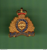POLICE *** ROYAL CANADIAN MOUNTED *** WW04 - Police