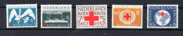 Netherlands 1957 Set Red Cross Stamps (Michel 699/703) MNH - Neufs