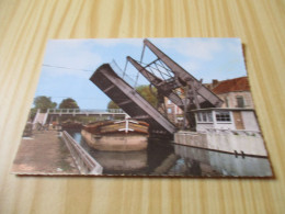 Montceau-Les Mines (71).Le Pont Levant Et La Passerelle. - Montceau Les Mines