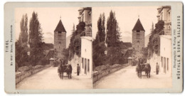 Stereo-Foto Würthle & Sohn, Salzburg, Ansicht Meran, Kutscher Auf Einer Strasse Mit Blick Zum Passierthurm  - Photos Stéréoscopiques