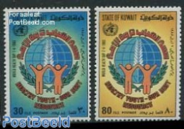 Kuwait 1985 World Health Day 2v, Mint NH, Health - Health - Kuwait