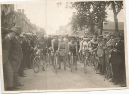 CYCLISME , GRAND PRIX DE LA GUERCHE  SEPTEMBRE 1921 - Deportes