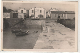 100 DEPT 17 : édit. Nozais N° 582 : Rivedoux Plage " Ile De Ré " ; Un Coin Du Port" - Ile De Ré