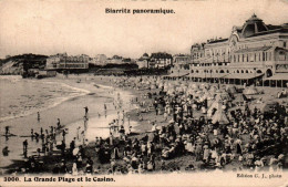 N°230 W -cpa Biarritz -la Grande Plage Et Le Casino- - Biarritz